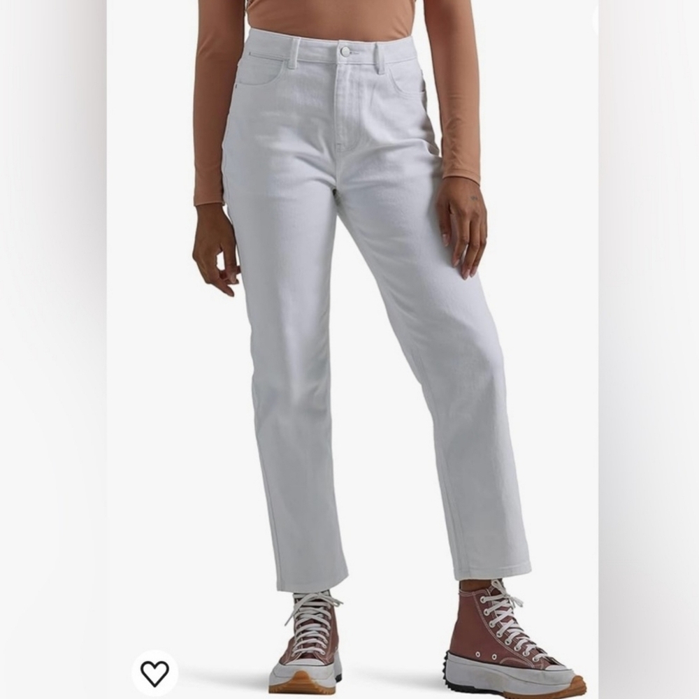 Wrangler Women's High-Rise Rodeo Straight Leg Crop Jean in White Size 16/33 New